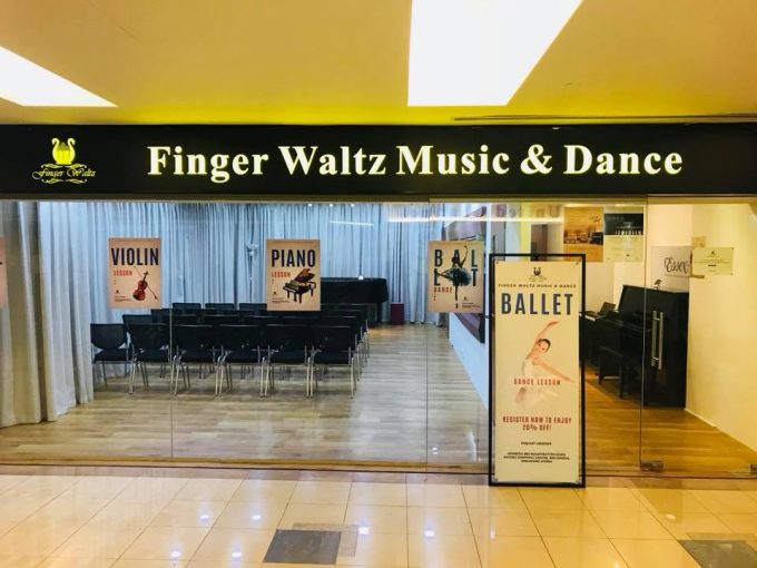 Finger Waltz Music &#038; Dance